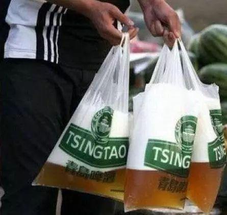 寻味青岛 一袋啤酒里的故乡情